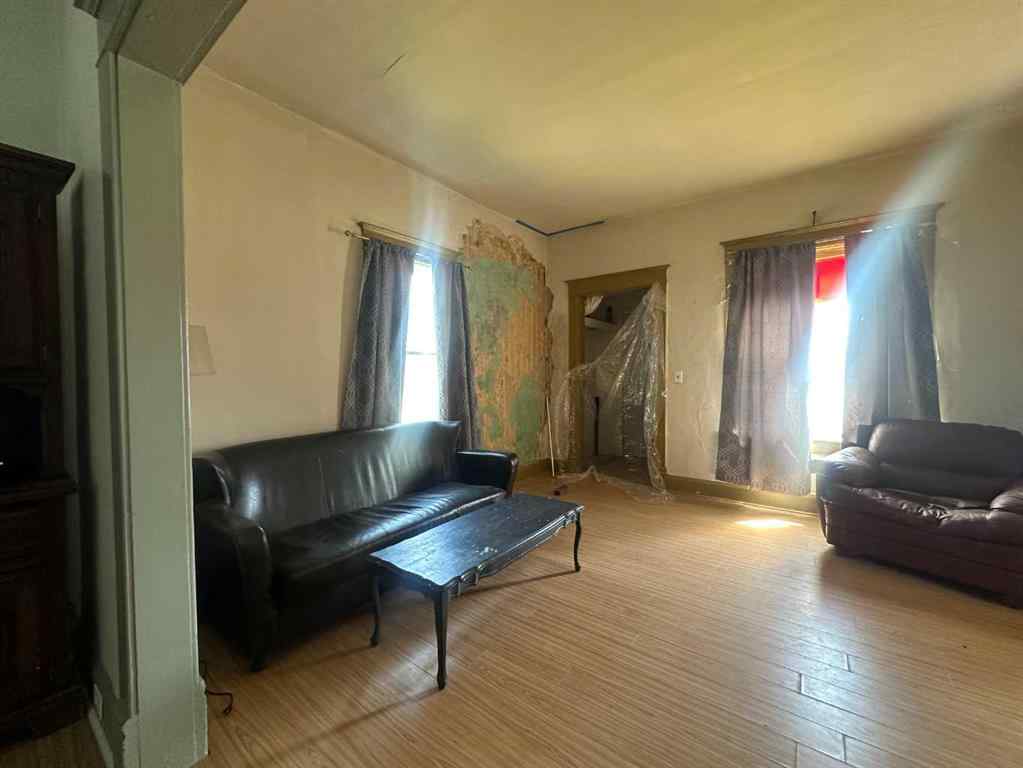 MLS® A2209329 - 4916 48 Street  in Hardisty Hardisty, Residential