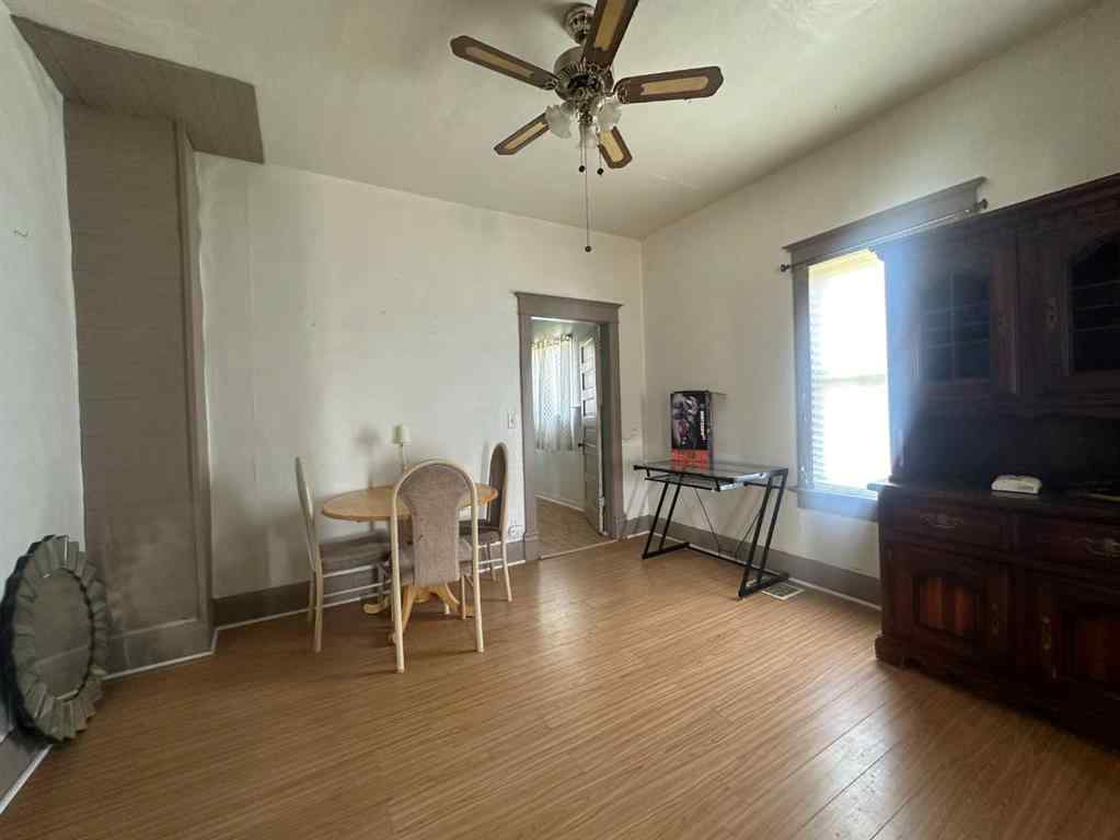 MLS® A2209329 - 4916 48 Street  in Hardisty Hardisty, Residential