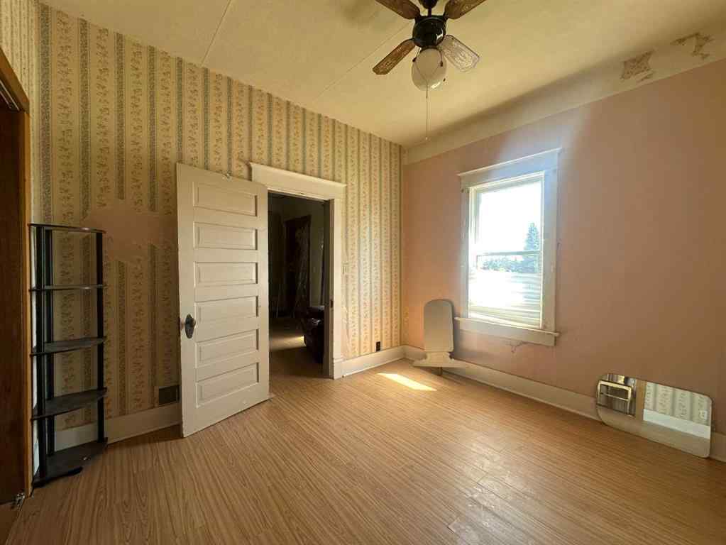 MLS® A2209329 - 4916 48 Street  in Hardisty Hardisty, Residential
