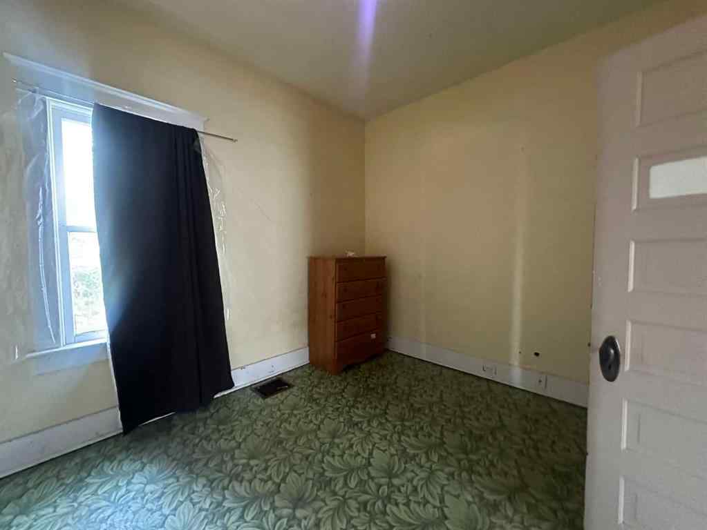 MLS® A2209329 - 4916 48 Street  in Hardisty Hardisty, Residential