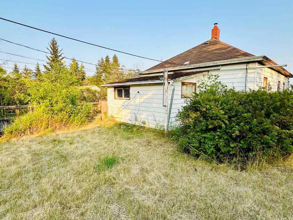 MLS® A2209329 - 4916 48 Street  in Hardisty Hardisty, Residential
