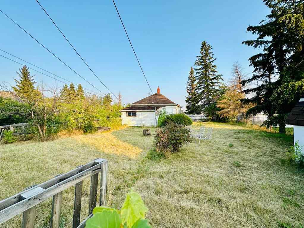 MLS® A2209329 - 4916 48 Street  in Hardisty Hardisty, Residential