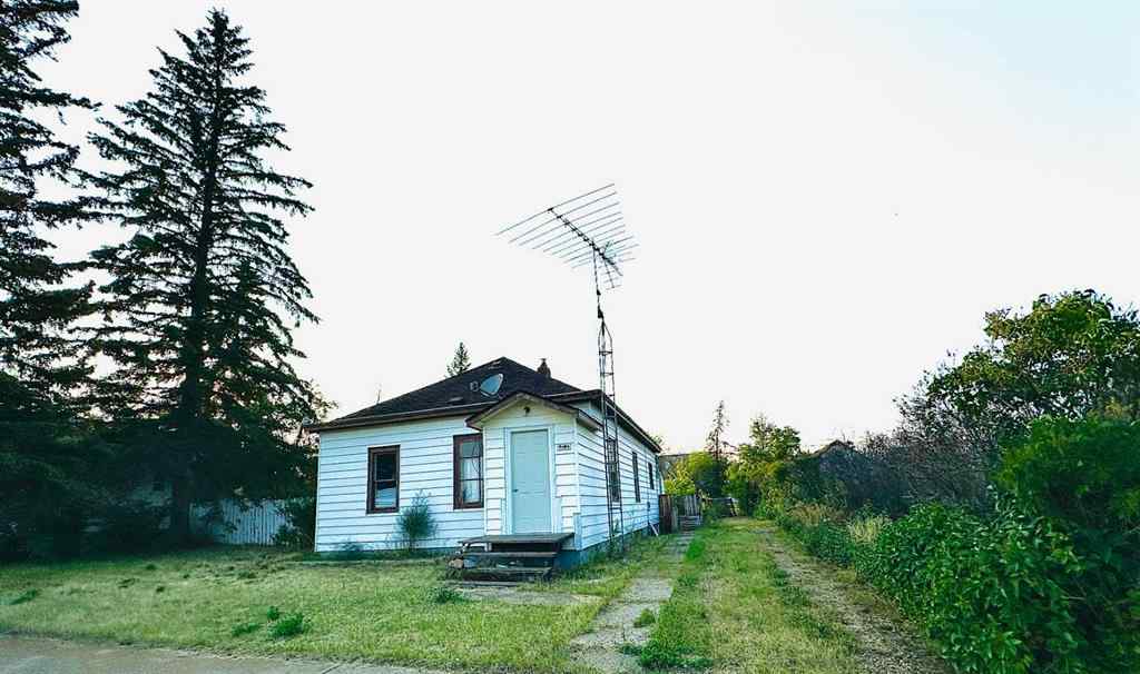 MLS® A2209329 - 4916 48 Street  in Hardisty Hardisty, Residential