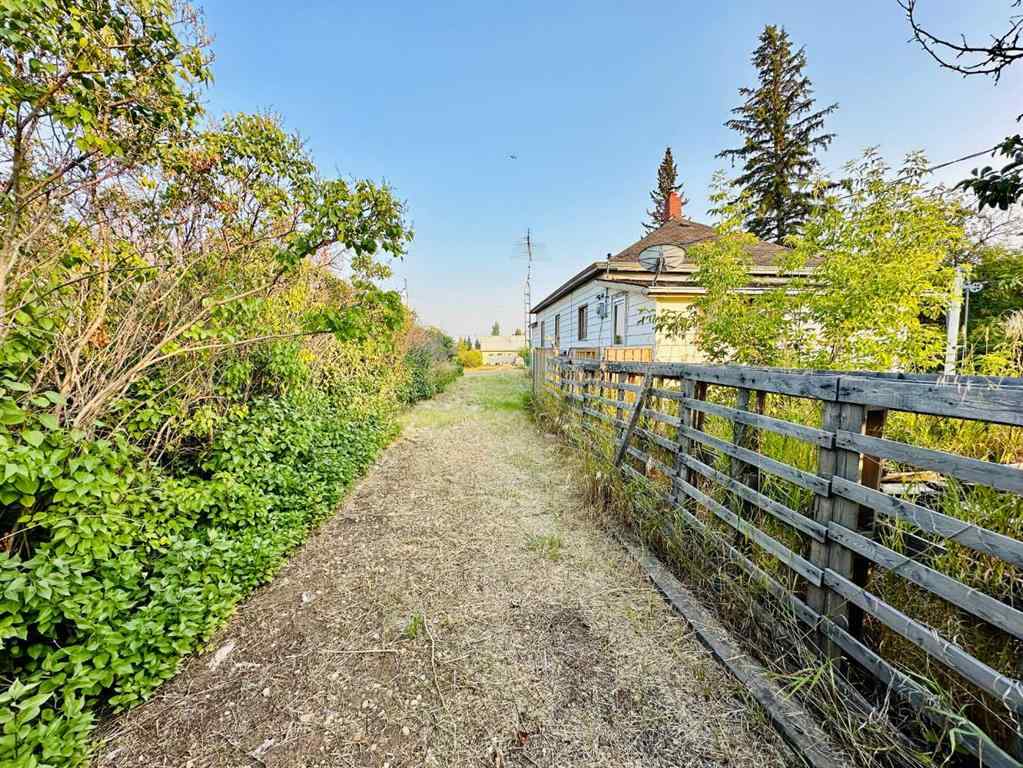MLS® A2209329 - 4916 48 Street  in Hardisty Hardisty, Residential