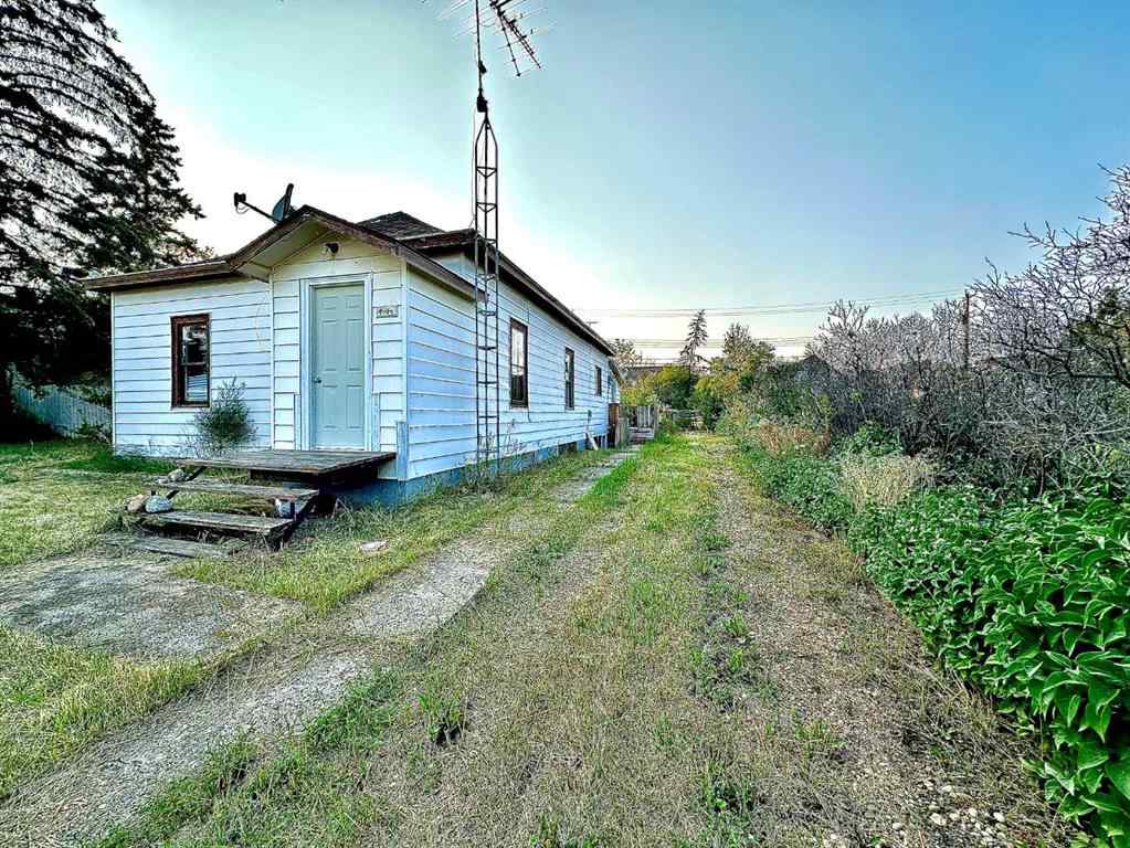 MLS® A2209329 - 4916 48 Street  in Hardisty Hardisty, Residential