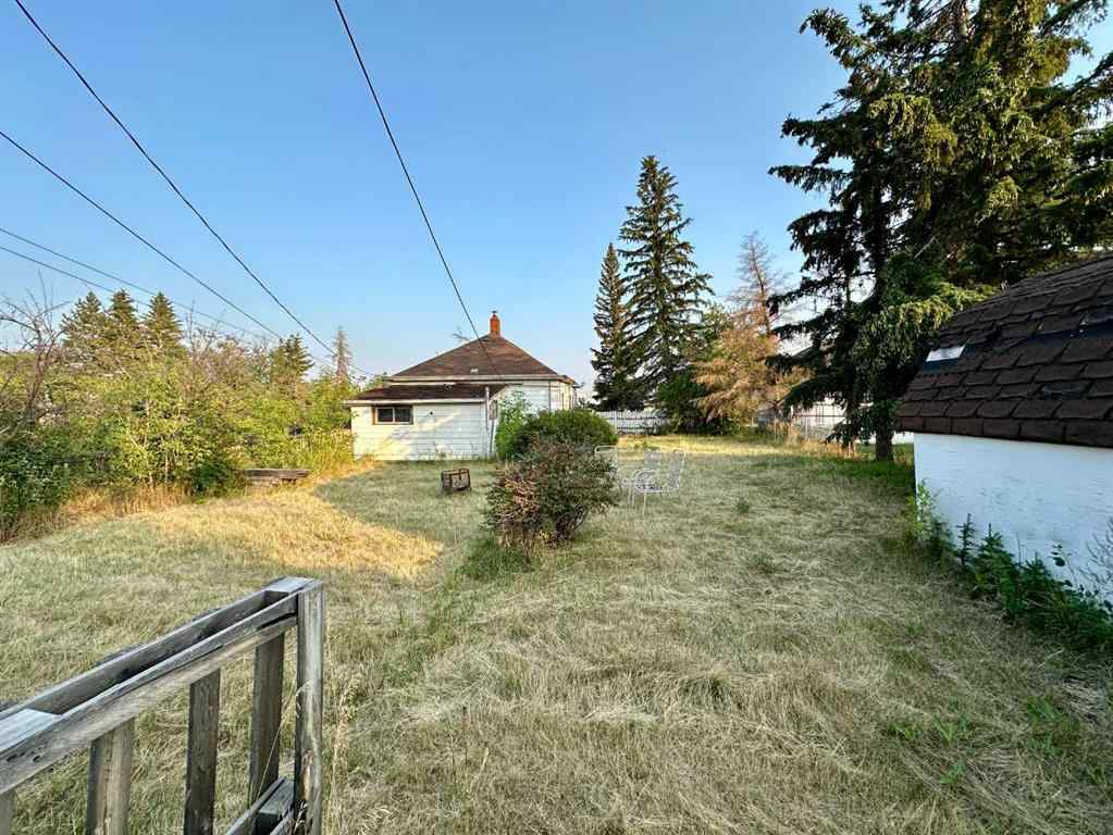 MLS® A2209329 - 4916 48 Street  in Hardisty Hardisty, Residential
