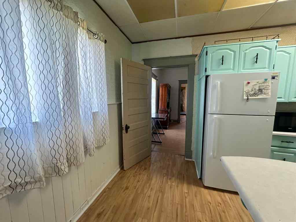 MLS® A2209329 - 4916 48 Street  in Hardisty Hardisty, Residential