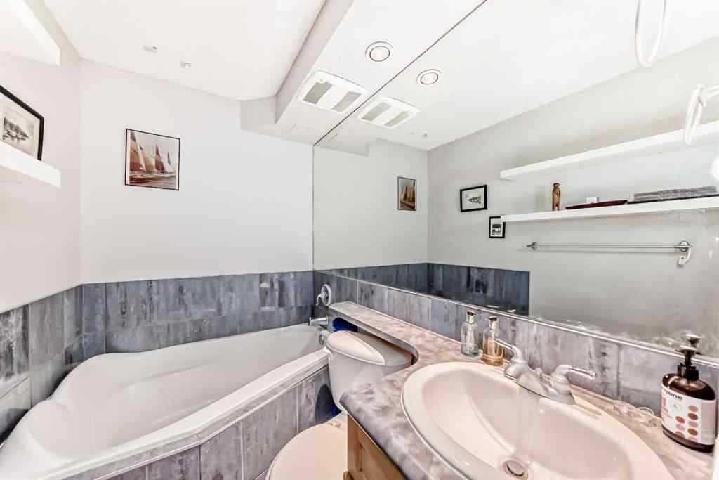 MLS® A2209396 - Unit #305 1225 15 Avenue SW in Beltline Calgary, Residential