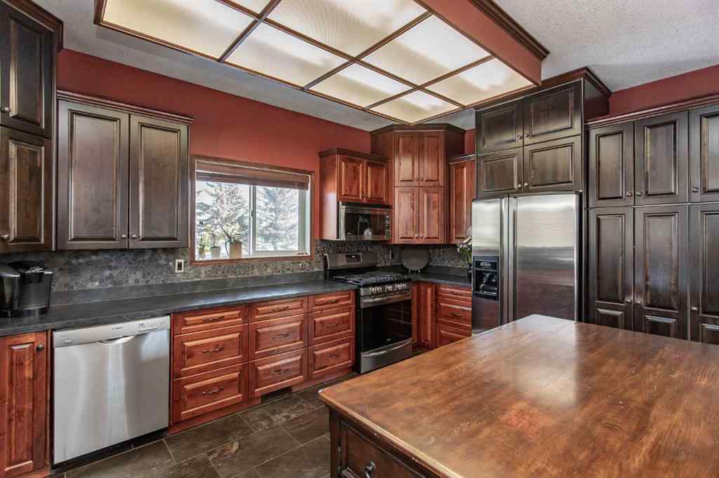 MLS® A2209572 - 6104 47 Avenue  in City Center North West Wetaskiwin, Residential