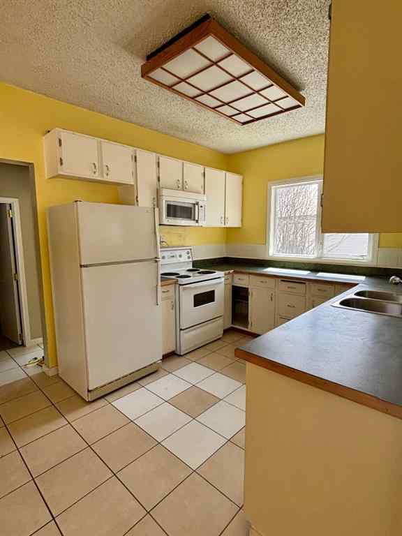 MLS® A2209598 - 5028 47 Street  in Provost Provost, Residential
