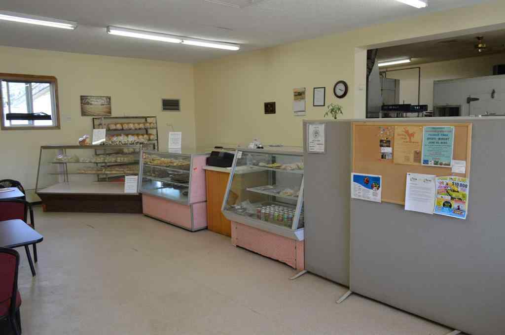 MLS® A2209634 - 5011 50 Street  in Lougheed Lougheed, Commercial