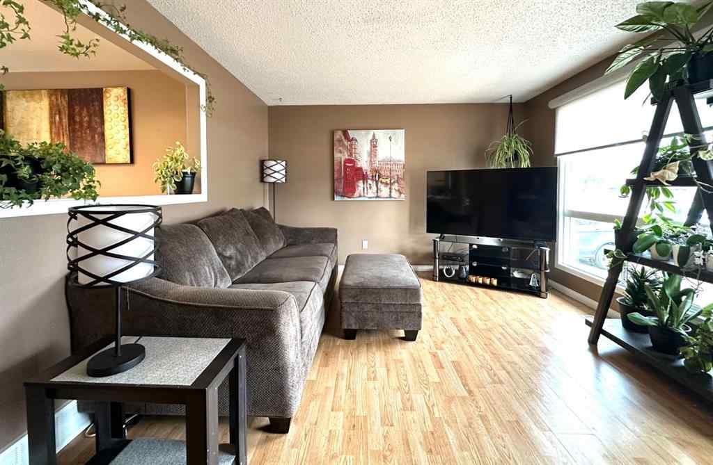 MLS® A2209719 - 4922 53 Avenue  in NONE Kitscoty, Residential