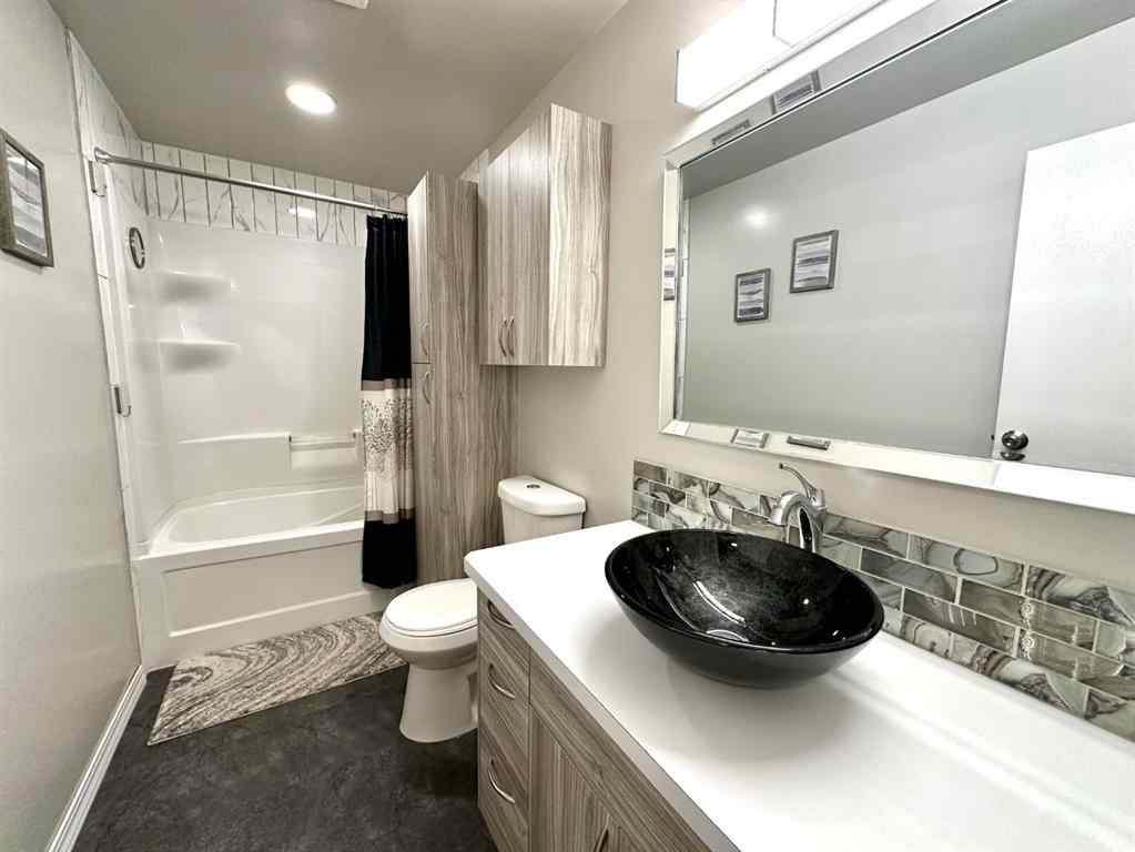 MLS® A2209719 - 4922 53 Avenue  in NONE Kitscoty, Residential