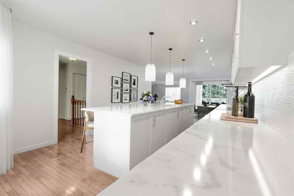MLS® A2209725 - 11 Coach Side Terrace SW in Coach Hill Calgary, Residential