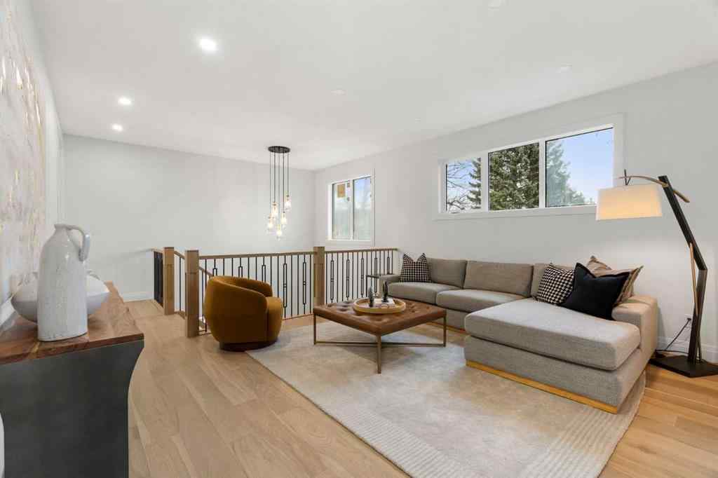 MLS® A2209767 - 433 19 Avenue NW in Mount Pleasant Calgary, Residential