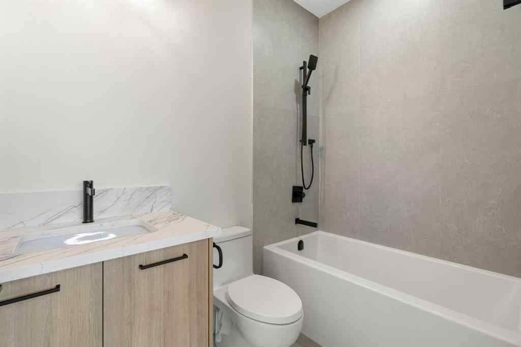 MLS® A2209767 - 433 19 Avenue NW in Mount Pleasant Calgary, Residential
