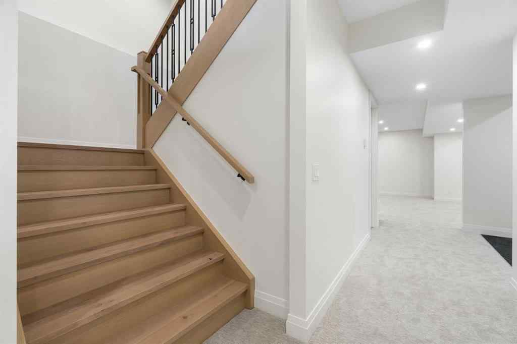 MLS® A2209767 - 433 19 Avenue NW in Mount Pleasant Calgary, Residential