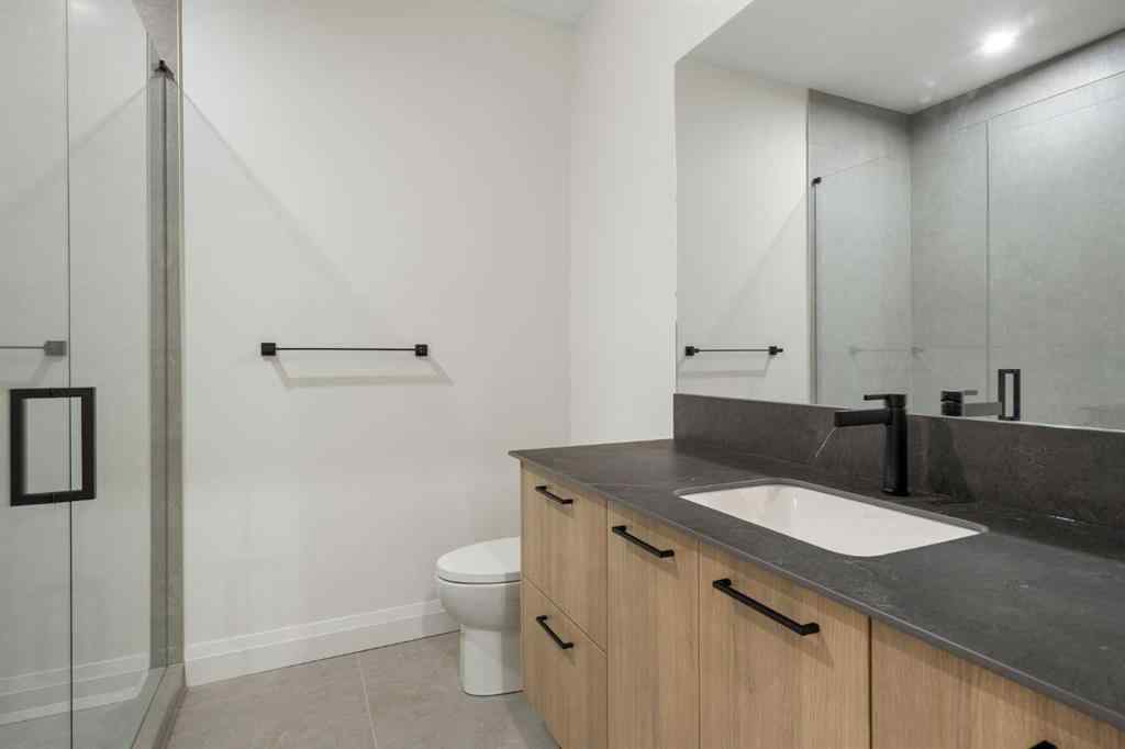 MLS® A2209767 - 433 19 Avenue NW in Mount Pleasant Calgary, Residential