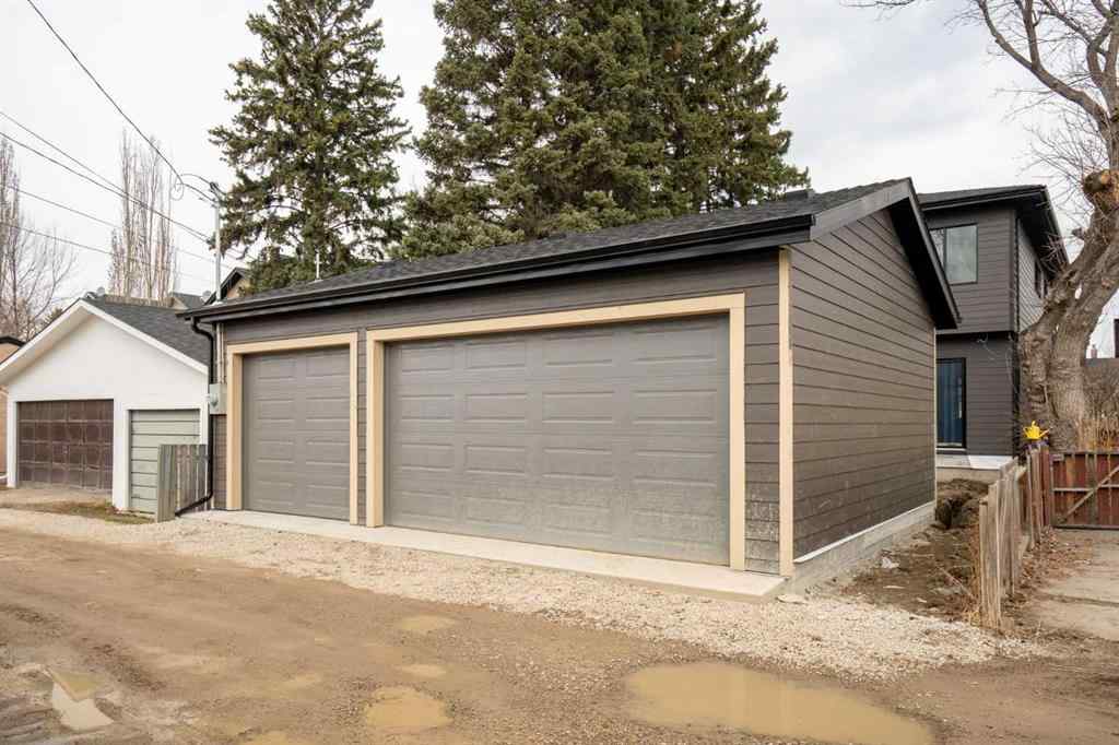 MLS® A2209767 - 433 19 Avenue NW in Mount Pleasant Calgary, Residential