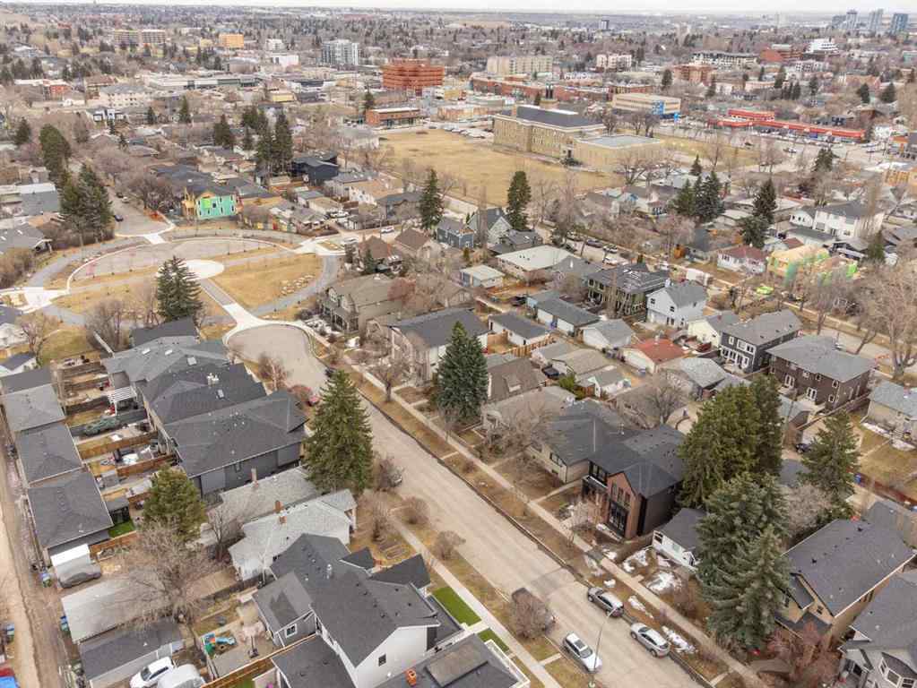 MLS® A2209767 - 433 19 Avenue NW in Mount Pleasant Calgary, Residential