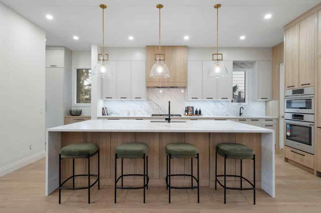 MLS® A2209767 - 433 19 Avenue NW in Mount Pleasant Calgary, Residential