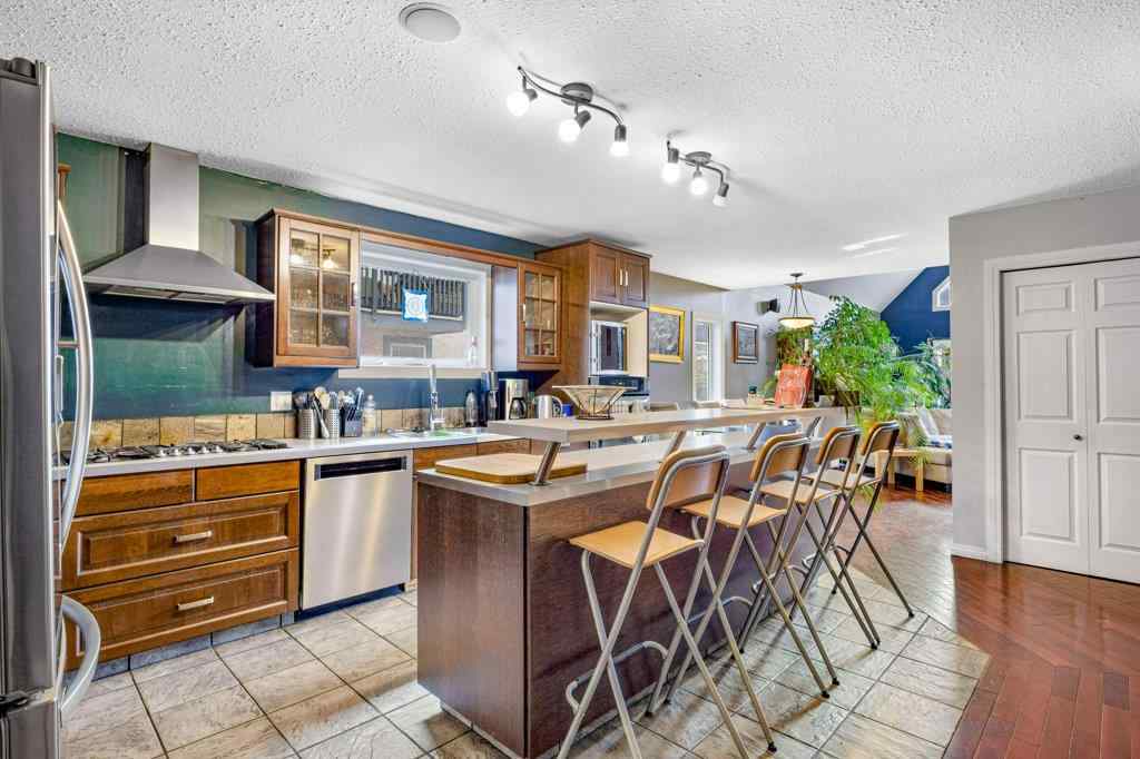 MLS® A2209880 - 412 Cougar Street  in NONE Banff, Residential