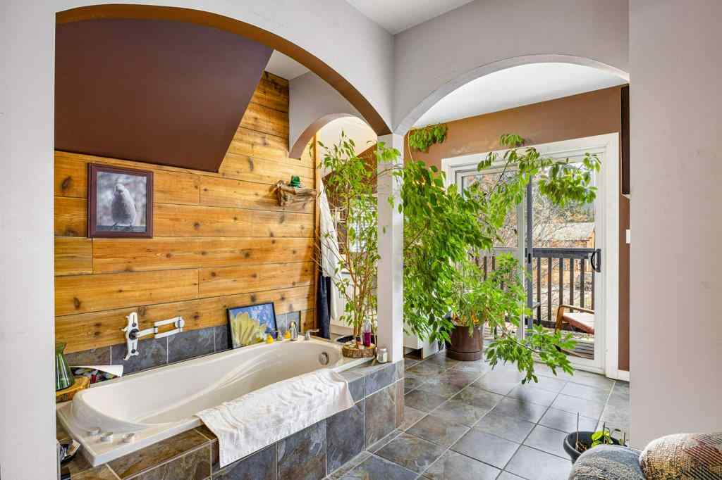 MLS® A2209880 - 412 Cougar Street  in NONE Banff, Residential
