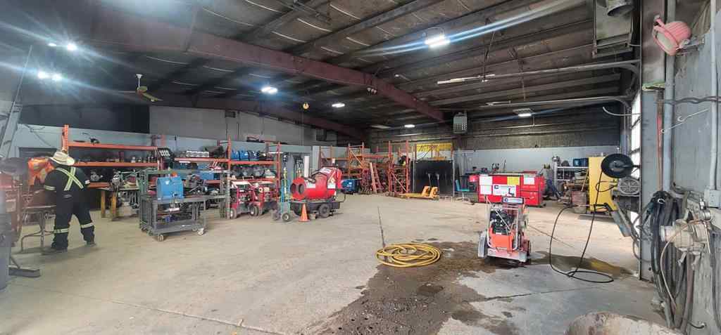 MLS® A2209888 - 7895 50 Avenue  in Northlands Industrial Park Red Deer, Commercial