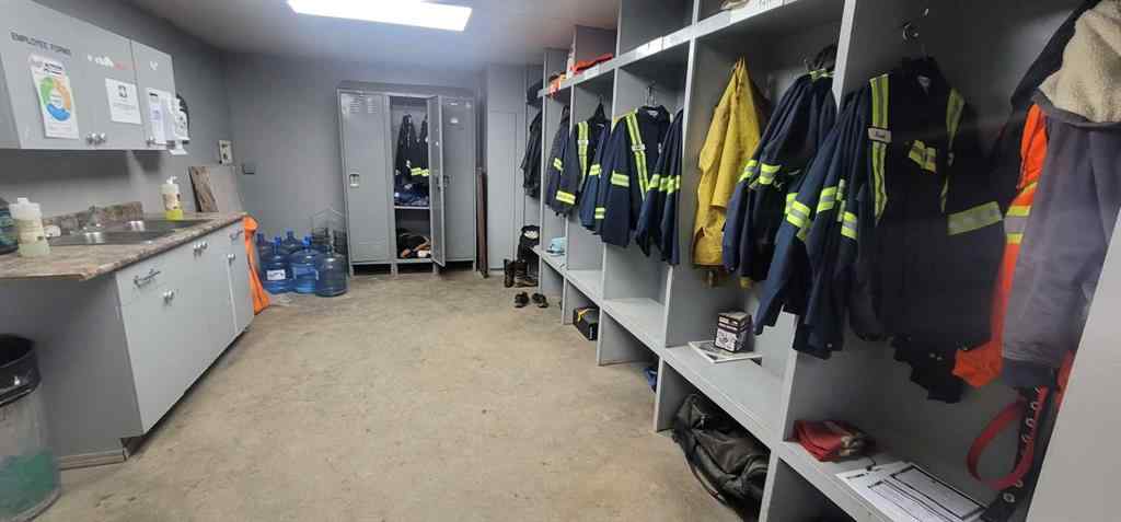MLS® A2209888 - 7895 50 Avenue  in Northlands Industrial Park Red Deer, Commercial