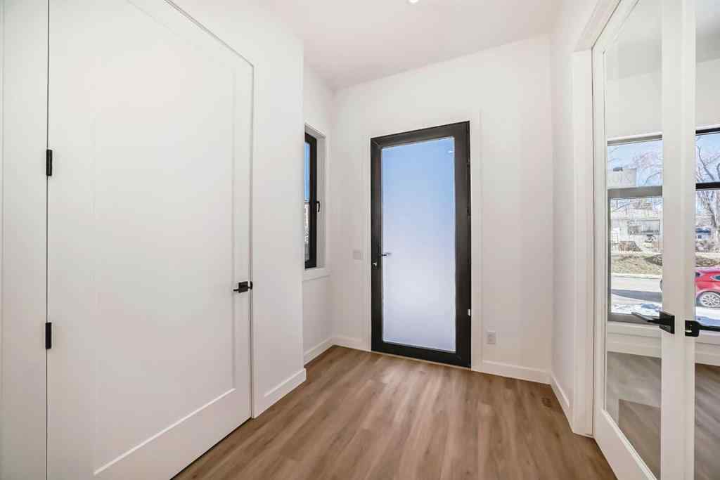 MLS® A2210037 - 2107 Victoria Crescent NW in Banff Trail Calgary, Residential