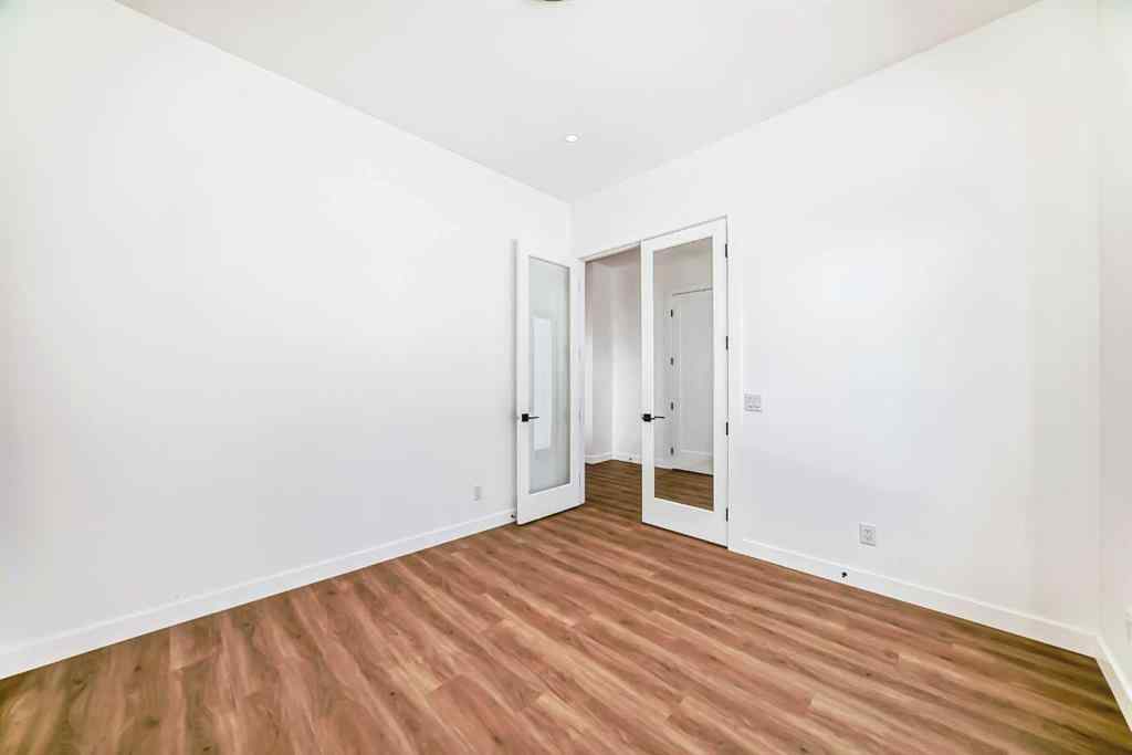 MLS® A2210037 - 2107 Victoria Crescent NW in Banff Trail Calgary, Residential
