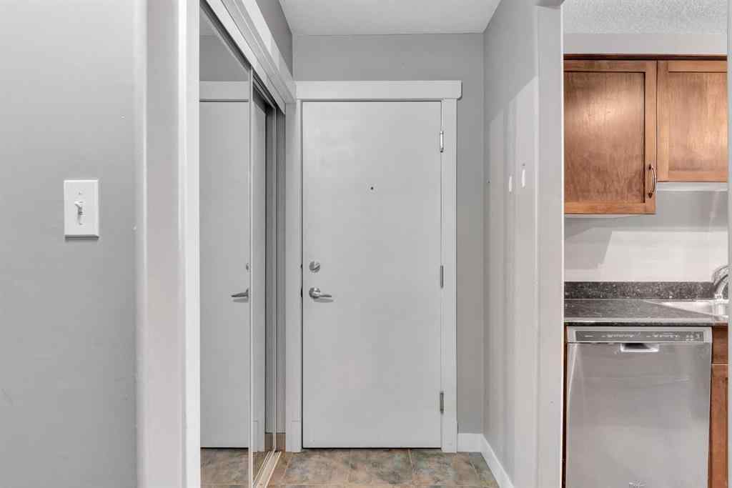 MLS® A2210049 - Unit #302 931 2 Avenue NW in Sunnyside Calgary, Residential