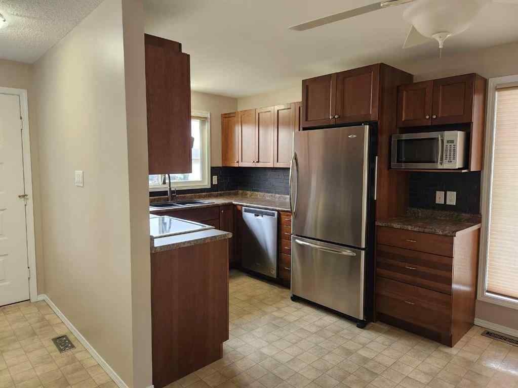 MLS® A2210140 - 5002 53 Avenue  in Kitscoty Kitscoty, Residential