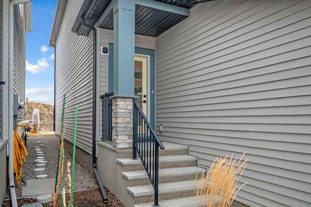MLS® A2210254 - 82 Belvedere Green SE in Belvedere Calgary, Residential