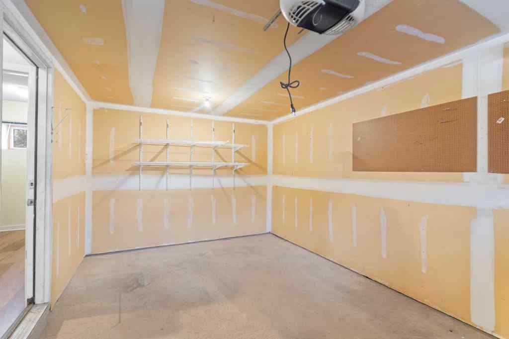 MLS® A2210307 - 22 Coachway Gardens SW in Coach Hill Calgary, Residential