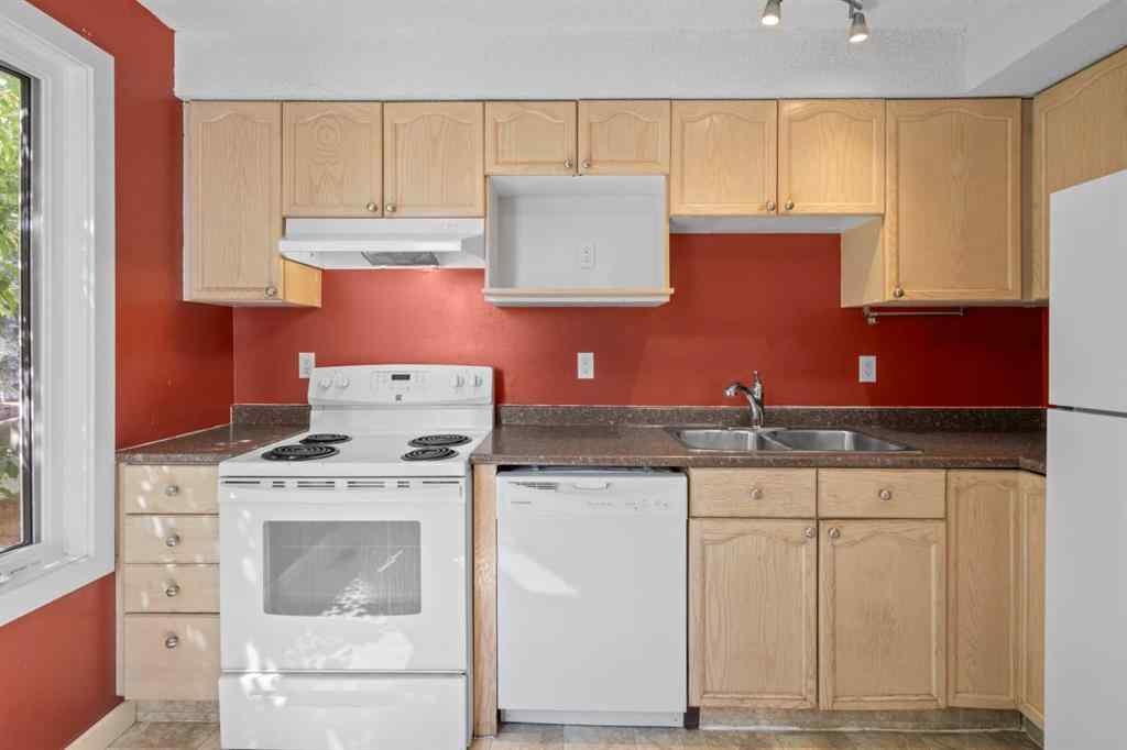 MLS® A2210307 - 22 Coachway Gardens SW in Coach Hill Calgary, Residential