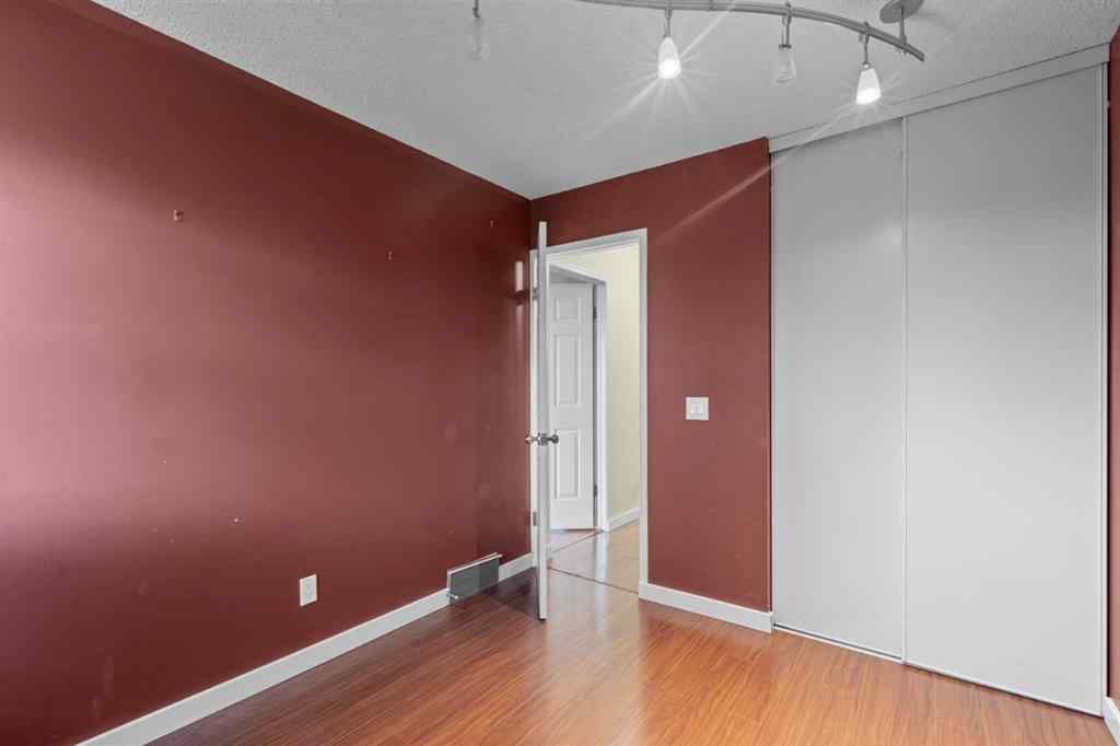 MLS® A2210307 - 22 Coachway Gardens SW in Coach Hill Calgary, Residential