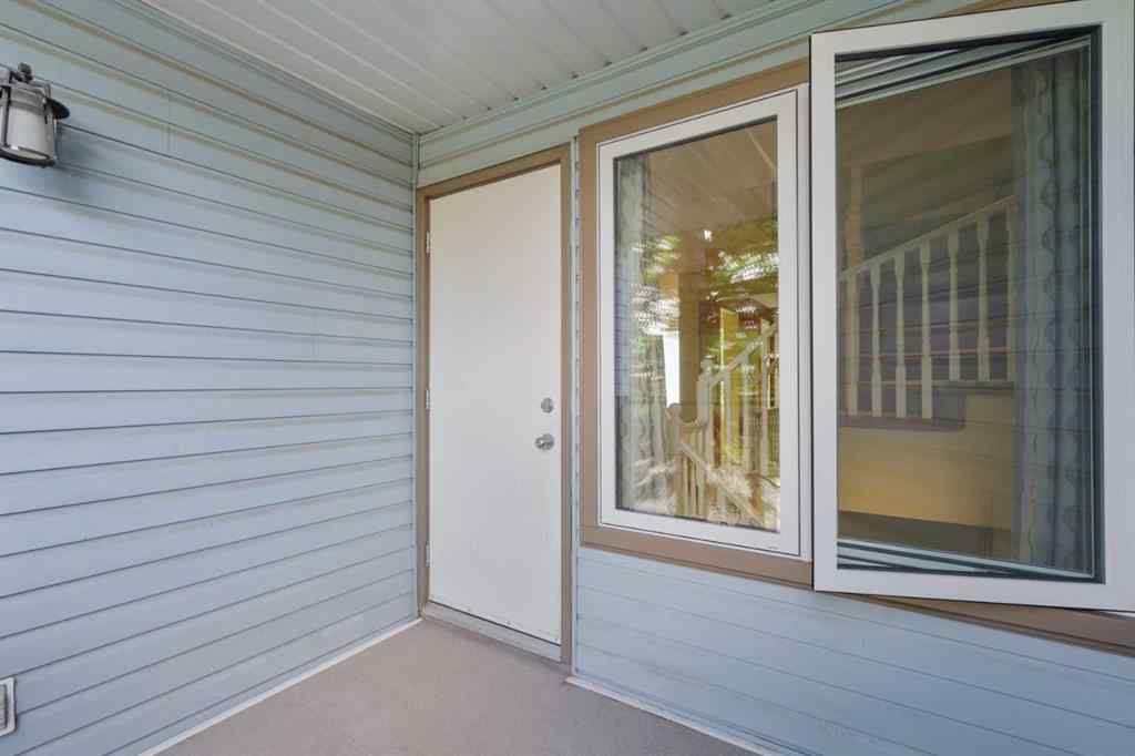 MLS® A2210307 - 22 Coachway Gardens SW in Coach Hill Calgary, Residential