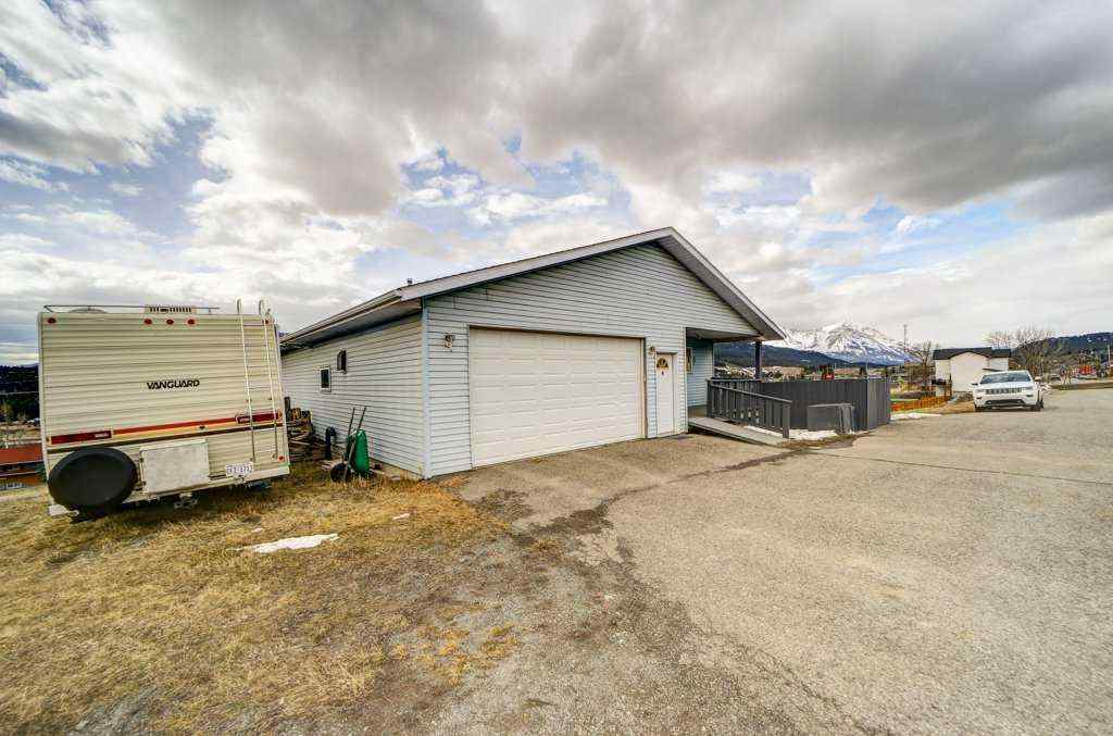 MLS® A2210346 - 8638 21 Avenue  in NONE Coleman, Residential