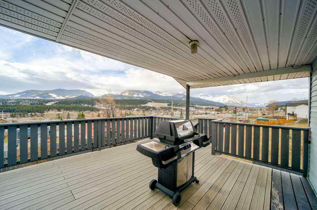 MLS® A2210346 - 8638 21 Avenue  in NONE Coleman, Residential