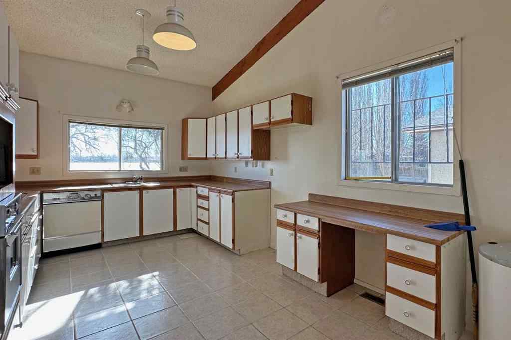 MLS® A2210362 - 648 West Chestermere Drive  in NONE Chestermere, Residential