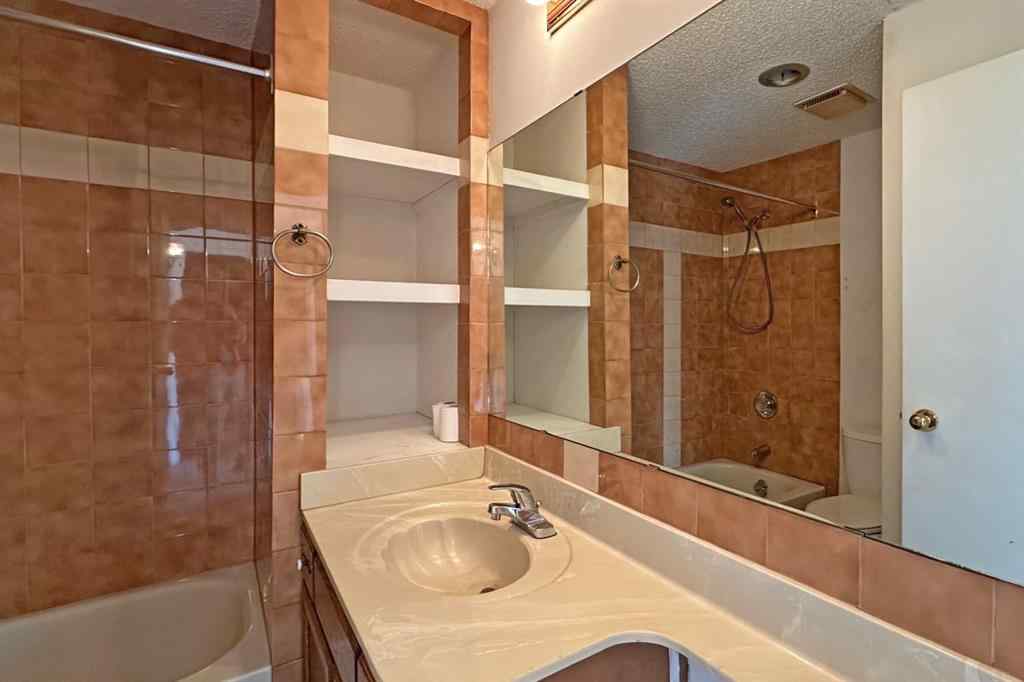 MLS® A2210362 - 648 West Chestermere Drive  in NONE Chestermere, Residential
