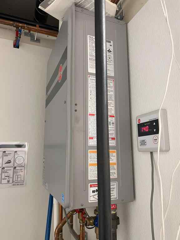 MLS® A2210407 - 70C 8 Street NW in Northwest Crescent Heights Medicine Hat, Commercial