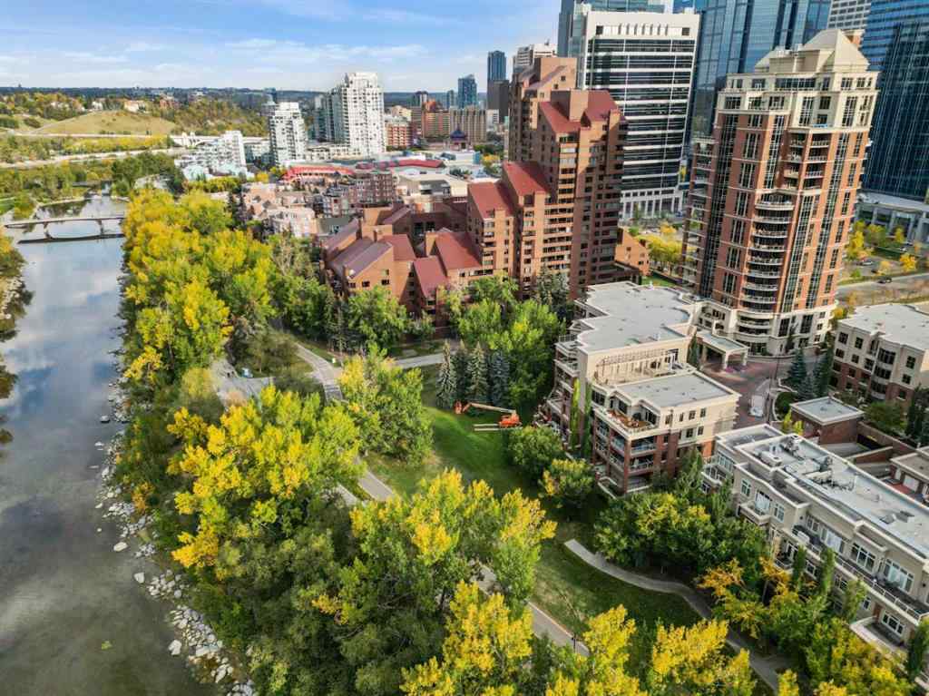 MLS® A2210464 - Unit #305 600 Princeton Way SW in Eau Claire Calgary, Residential