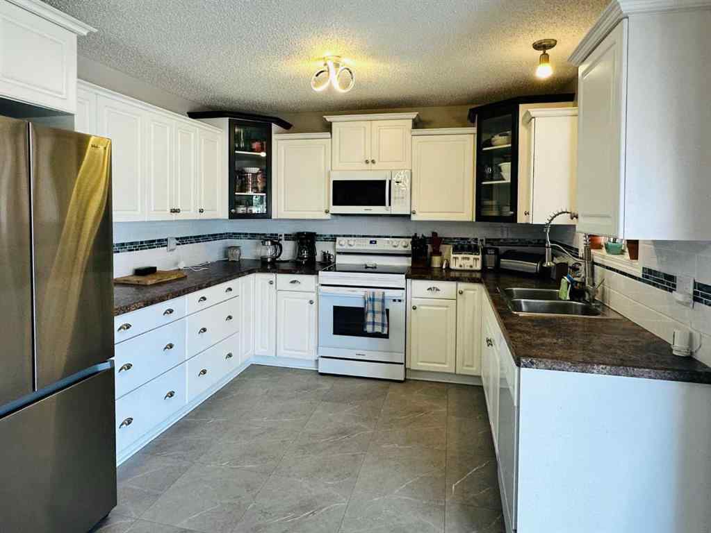 MLS® A2210502 - 5615 46 Street  in NONE Taber, Residential