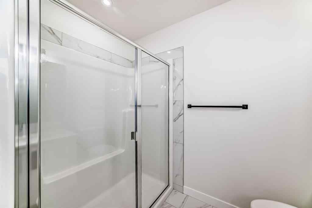 MLS® A2210558 - 132 Waterford Way   in Waterford Chestermere, Residential