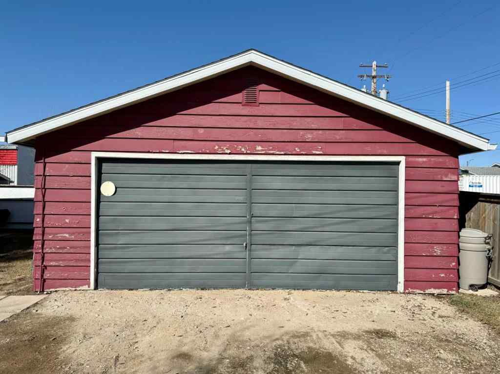 MLS® A2210573 - 103 Centre Street   in NONE McLennan, Residential