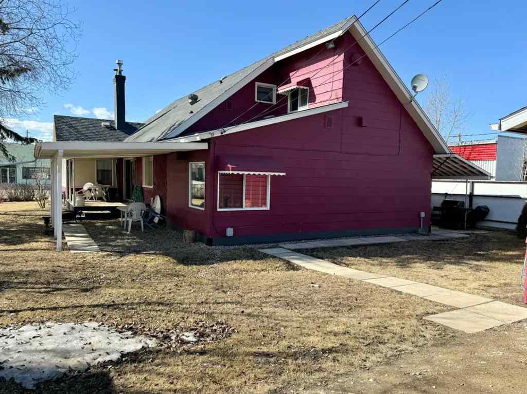 MLS® A2210573 - 103 Centre Street   in NONE McLennan, Residential