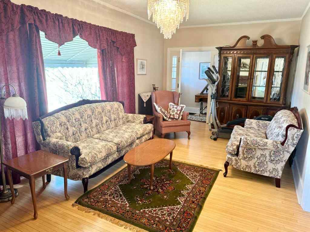 MLS® A2210573 - 103 Centre Street   in NONE McLennan, Residential