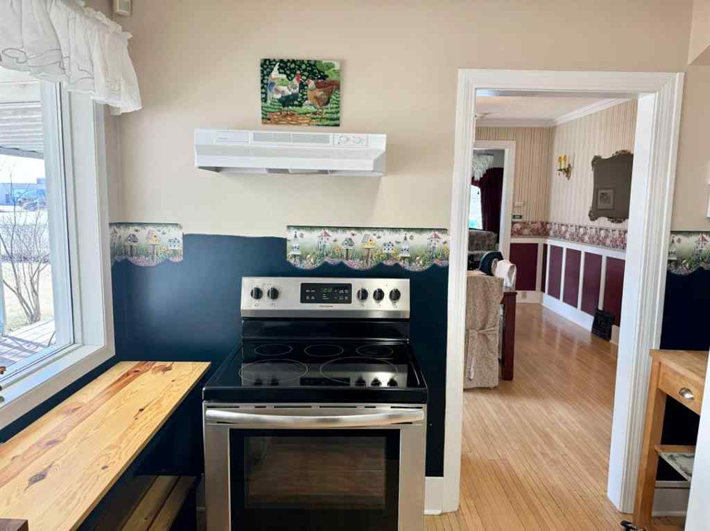 MLS® A2210573 - 103 Centre Street   in NONE McLennan, Residential